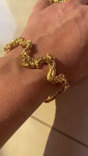 
            
                Load and play video in Gallery viewer, Amazon Bracelet
            
        